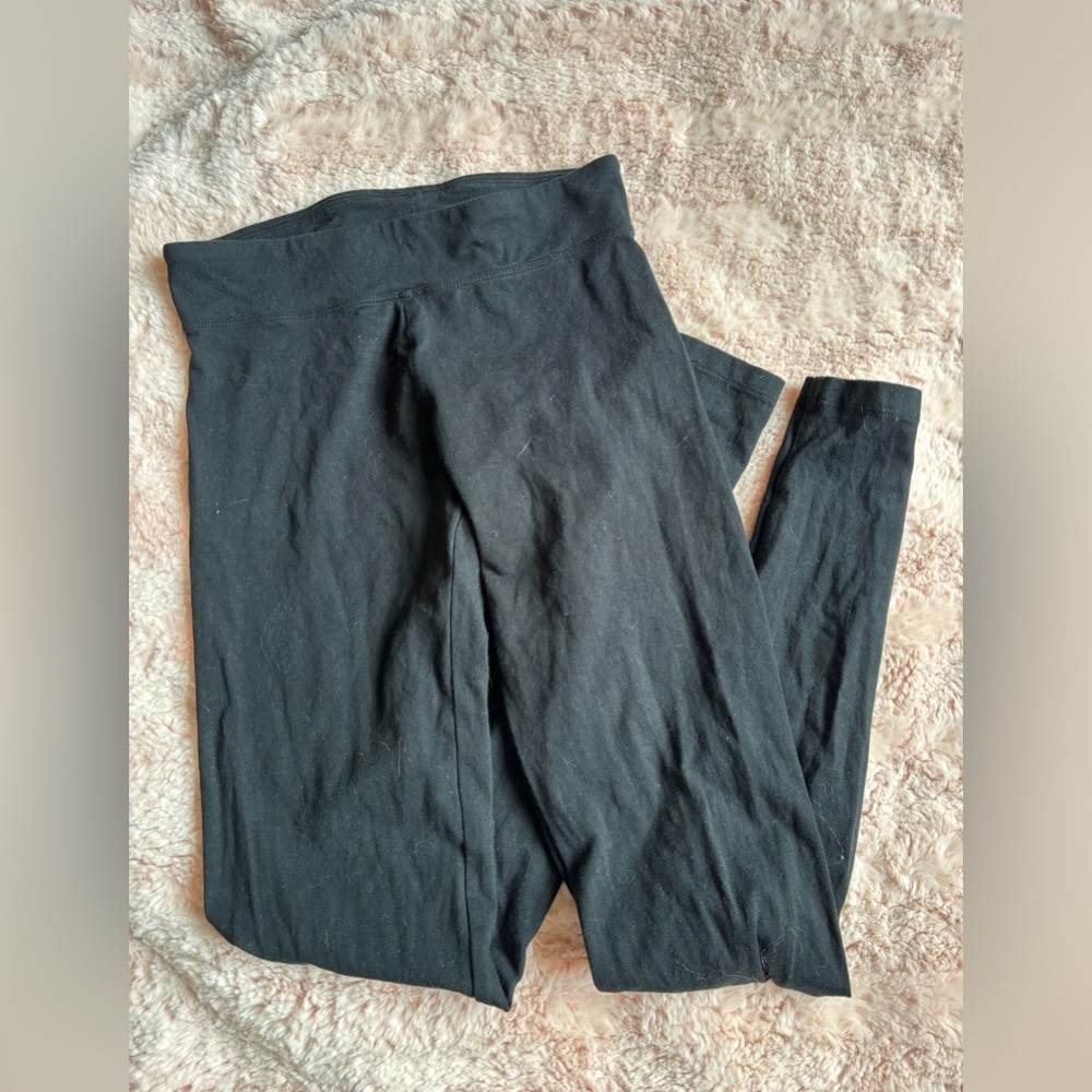 small black leggings
